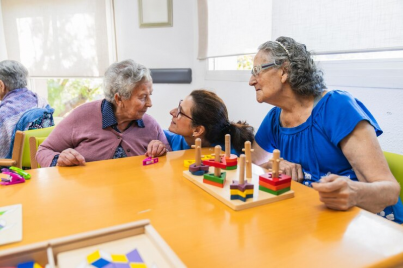 Casas de repouso para idosos com Alzheimer que oferecem cuidados especiais