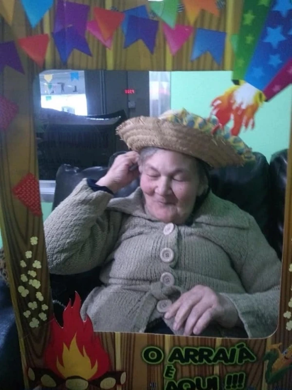 Moradia e Assistência para Idosos Moradia e Assistência para Idosos