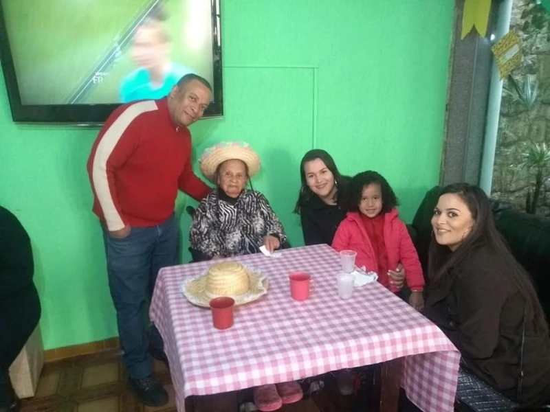 clínica de hospedagem para idoso com médico