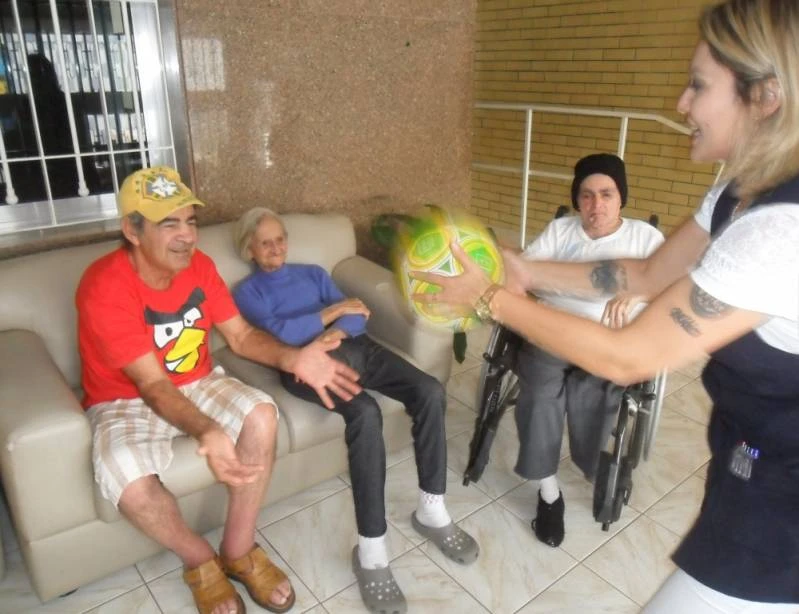 clínica dia para idoso com alzheimer