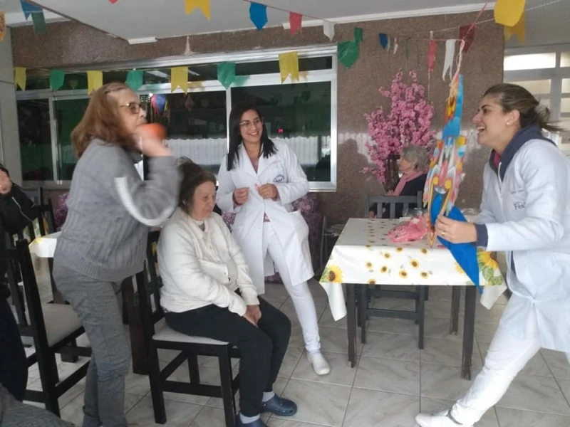 clínica e casa de repouso idoso