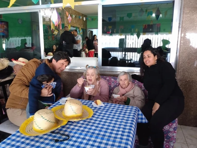 clínica e casa de repouso para idosos com alzheimer