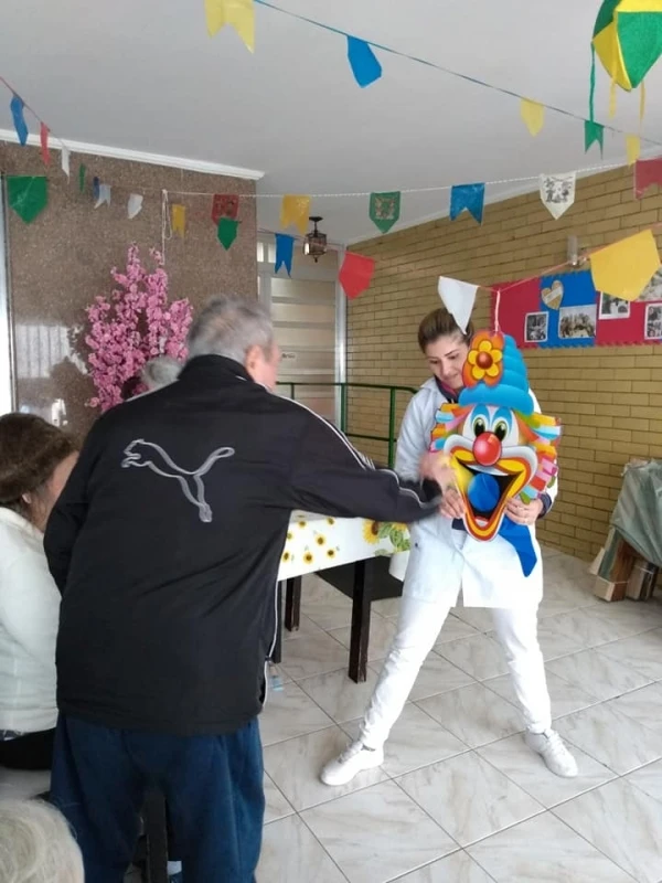 clínica e casa para o idoso