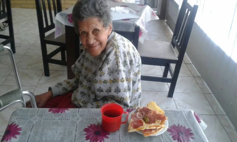 hospedagem para idoso com médico