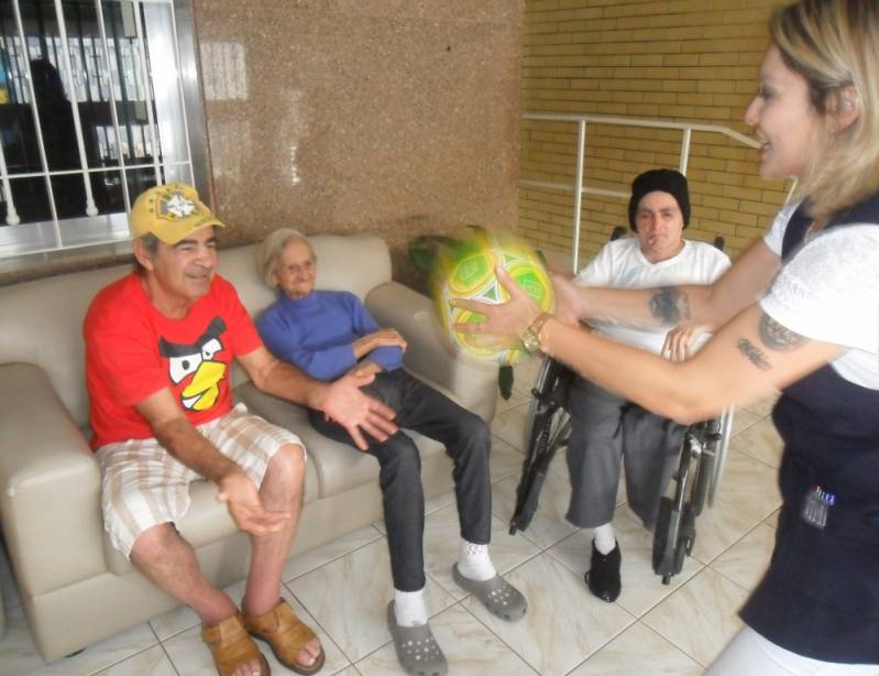 Onde Encontrar Clínica Dia para Idosos com Parkinson Jardim Santana - Clínica Dia para Idosos com AVC